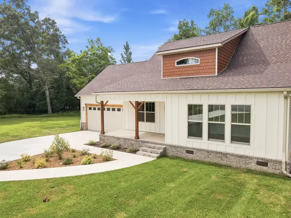 211 Majestic Dr, Decherd, TN 37324