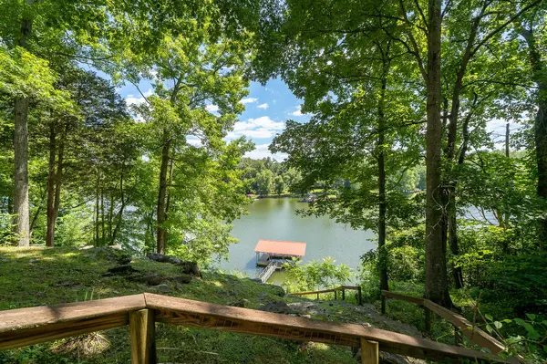 142 Rayahs Way, Quebeck, TN 38579