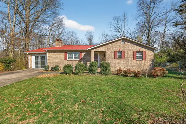 9217 Hondo Dr, Crossville, TN 38572
