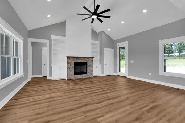 8246 AEDC RD, Estill Springs, TN 37330