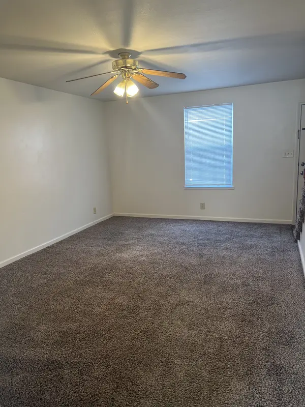 551 Syracuse Dr #B, Clarksville, TN 37042