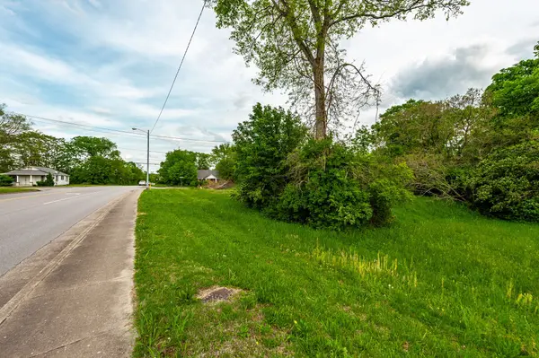 214 Shivel Dr, Hendersonville, TN 37075