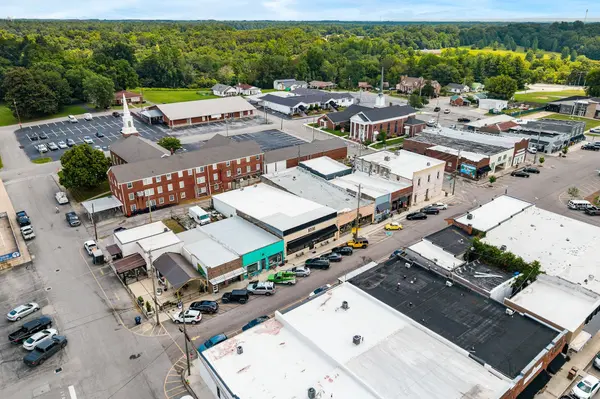 110 W Walnut St, Smithville, TN 37166