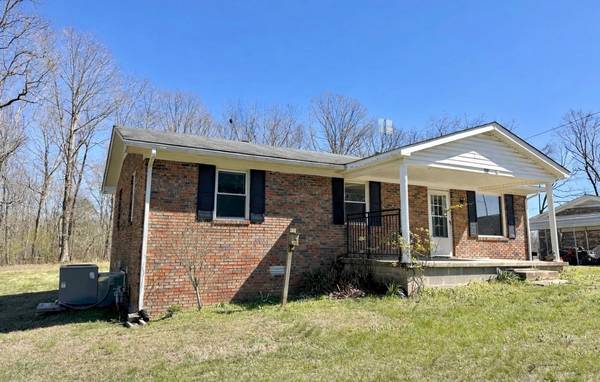 115 S Oak Dr, Collinwood, TN 38450