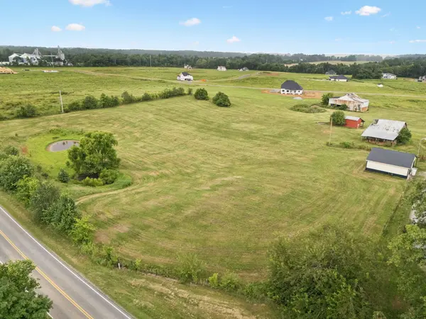 384 Port Royal Rd, Clarksville, TN 37040