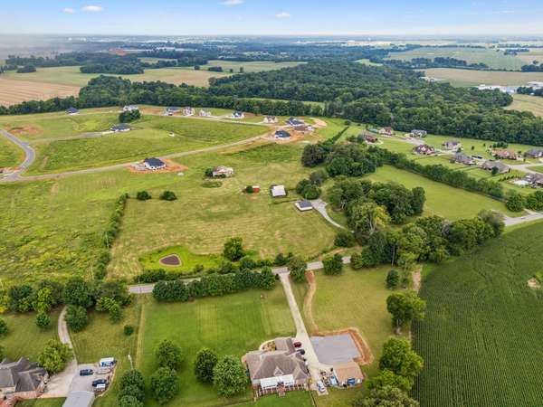 402 Port Royal Rd, Clarksville, TN 37040