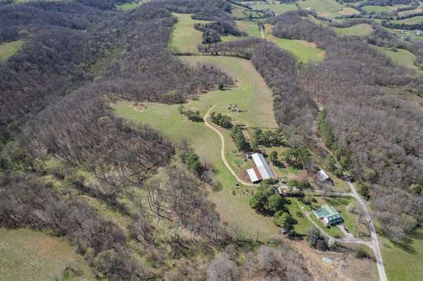 2675 Red Nix Rd, Cornersville, TN 37047
