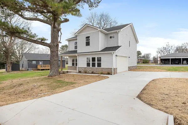 101 Hilltop Dr, Columbia, TN 38401