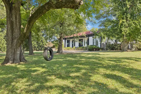 1512 Williamsport Pike, Columbia, TN 38401
