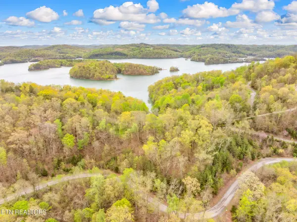 736 Russell Brothers Rd, Sharps Chapel, TN 37866