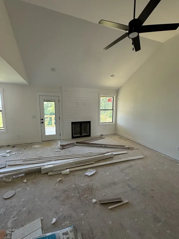 907 Bankside Dr, Clarksville, TN 37043