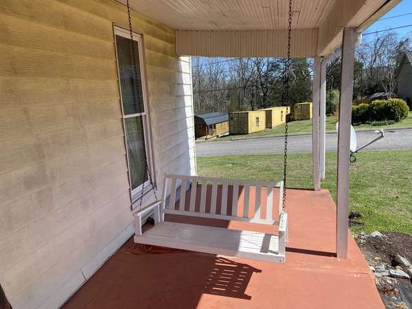 107 Twin Oaks Dr, Bell Buckle, TN 37020