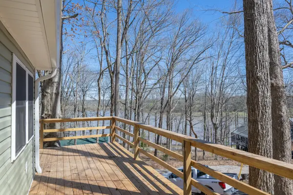 159 Hanklochte Dr, Decaturville, TN 38329