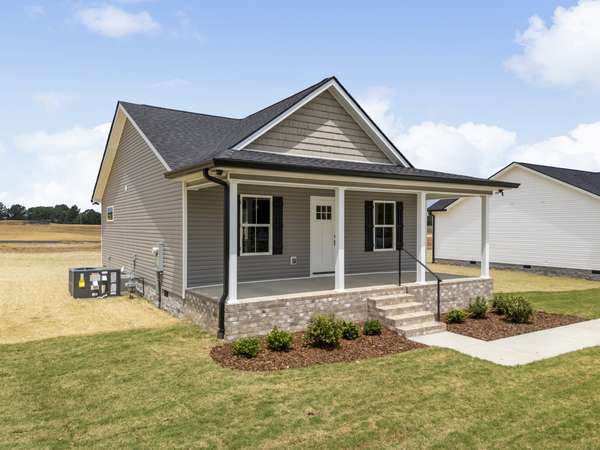 935 Wilkie St N, Mc Ewen, TN 37101