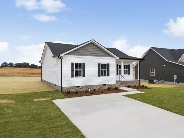 945 Wilkie St N, Mc Ewen, TN 37101