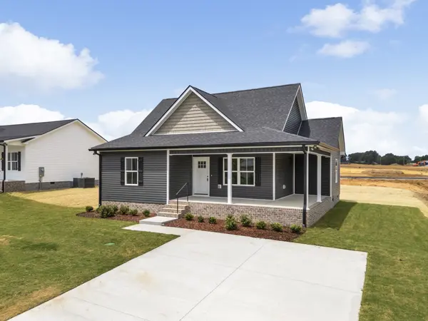 955 Wilkie St N, Mc Ewen, TN 37101