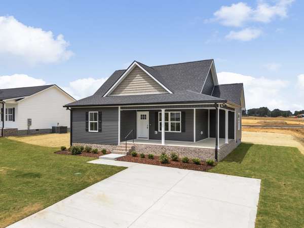 955 Wilkie St N, Mc Ewen, TN 37101
