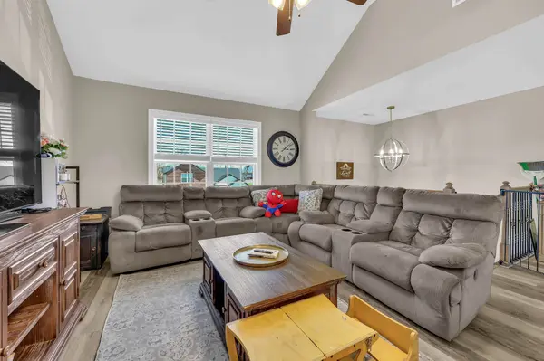 1045 Whitney Dr, Clarksville, TN 37042