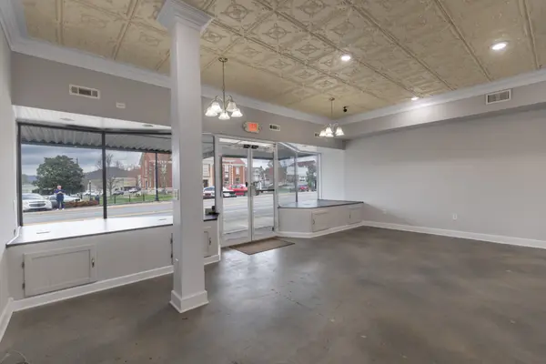 221 W Main St, Woodbury, TN 37190