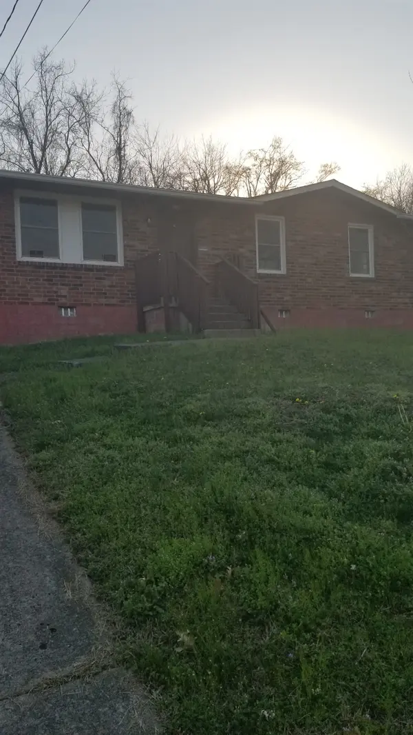 2714 Combs Dr, Nashville, TN 37207