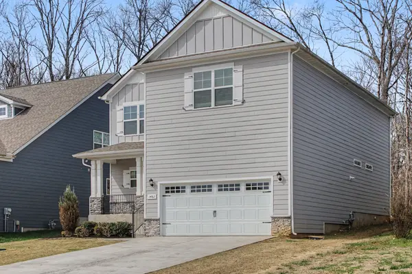 1482 Cotillion Dr, Murfreesboro, TN 37128