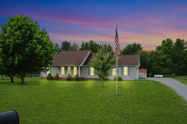 14 Long Meadow Dr, Fayetteville, TN 37334