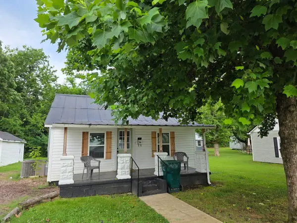 219 Cedar St, Hohenwald, TN 38462