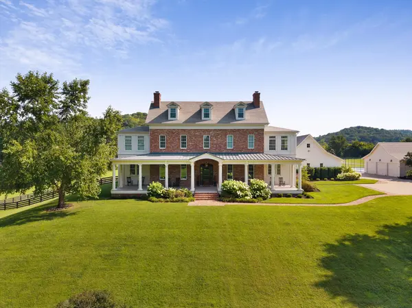 4810 Scenic Oaks Ln, Thompsons Station, TN 37179