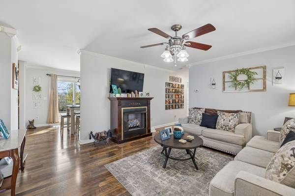 2910 Edge Park Ct, Columbia, TN 38401