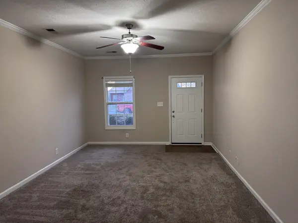 3741 Meadow Ridge Ln, Clarksville, TN 37040