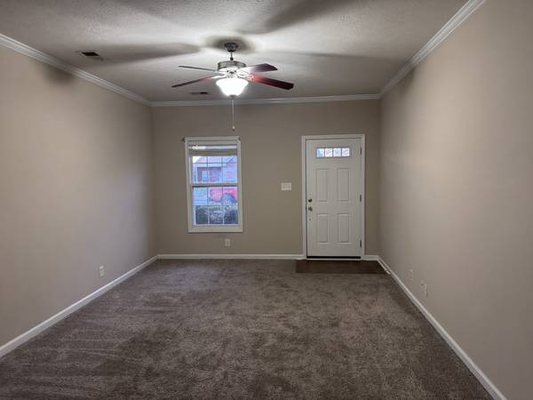 3741 Meadow Ridge Ln, Clarksville, TN 37040