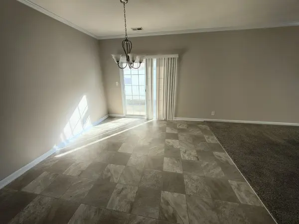3741 Meadow Ridge Ln, Clarksville, TN 37040
