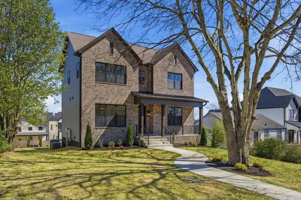 264 38th Ave #N, Nashville, TN 37209