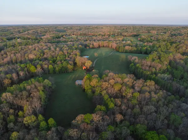 801 Collier Bend Road, Charlotte, TN 37036