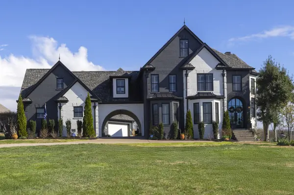 2011 Dorchester Dr, Lebanon, TN 37090