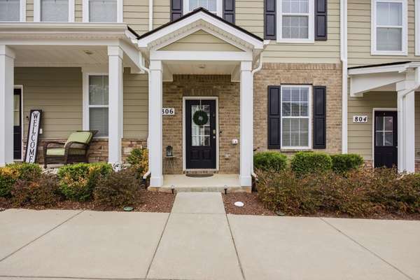 806 Dallas Dr, Columbia, TN 38401