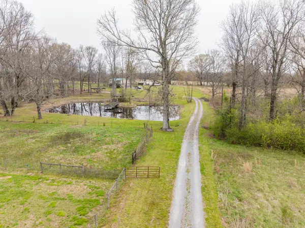 173 Bellview Rd, Taft, TN 38488