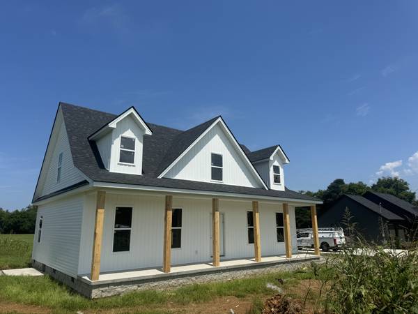 2110 Laws Hill Cir, Lewisburg, TN 37091