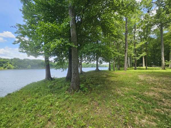 2615 Col James Hardin Dr, Clifton, TN 38425