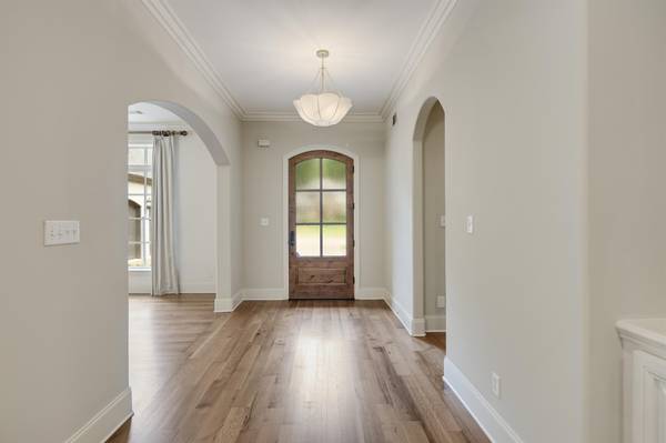2021 FLOWERS OAK CV, Germantown, TN 38138