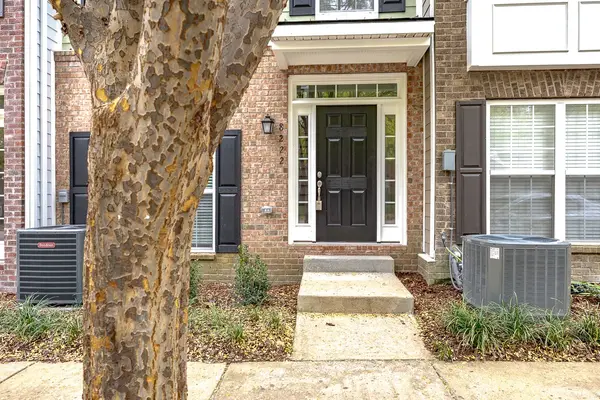 8222 Lenox Creekside Dr, Antioch, TN 37013