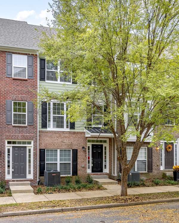 8222 Lenox Creekside Dr, Antioch, TN 37013