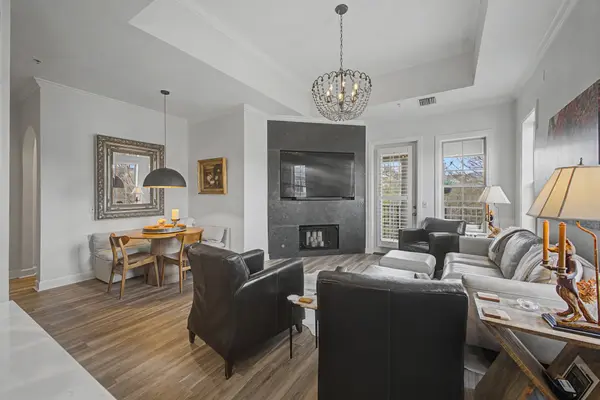 305 Seven Springs Way #403, Brentwood, TN 37027