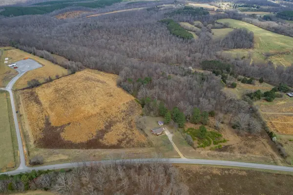 1 Busby Rd, Loretto, TN 38469