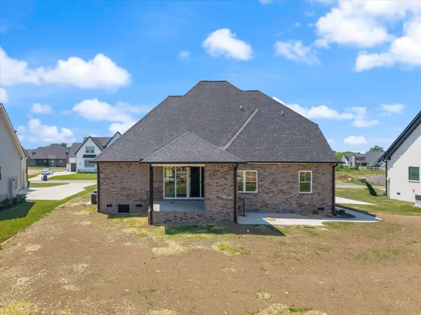 2817 Canfield Dr, Murfreesboro, TN 37128