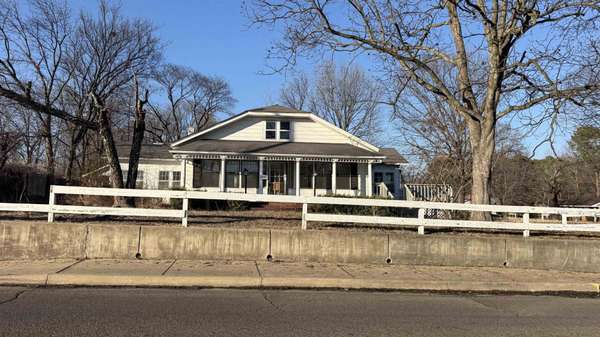 1702 W NETTLETON AVE, Jonesboro, AR 72401