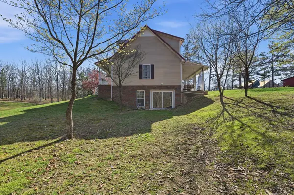 91 Whispering Oaks St, Summertown, TN 38483