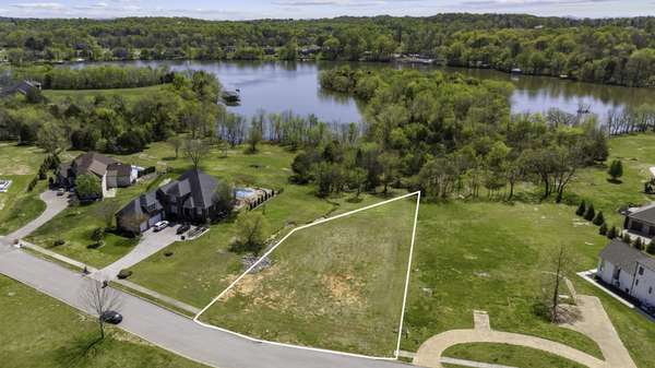 304 Stonebrook Pt, Lebanon, TN 37087