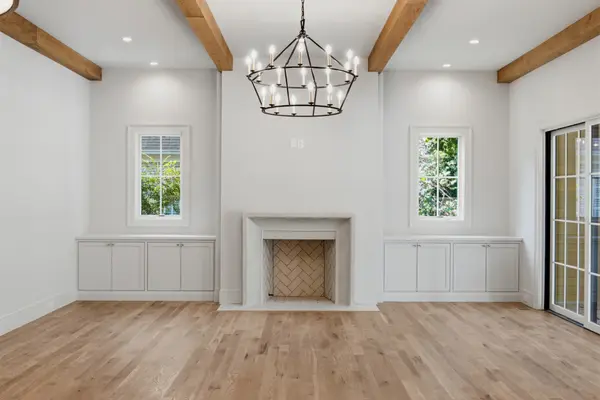 215 Page Rd, Nashville, TN 37205