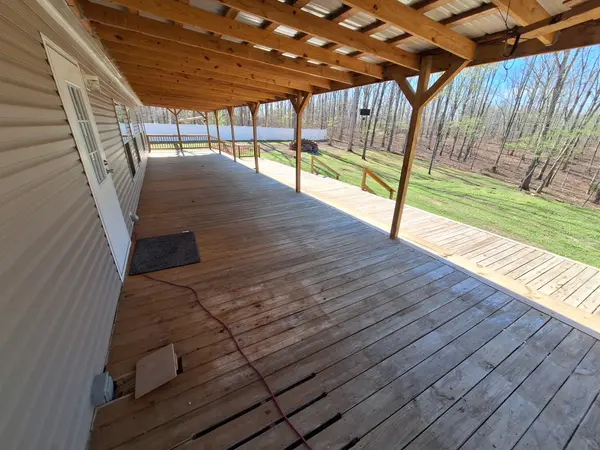 517 Sunset Dr, Holladay, TN 38341